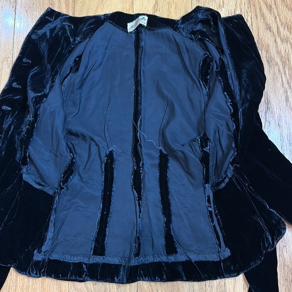 Vintage Peplum Jacket in Black Velvet - Picture 5 of 9